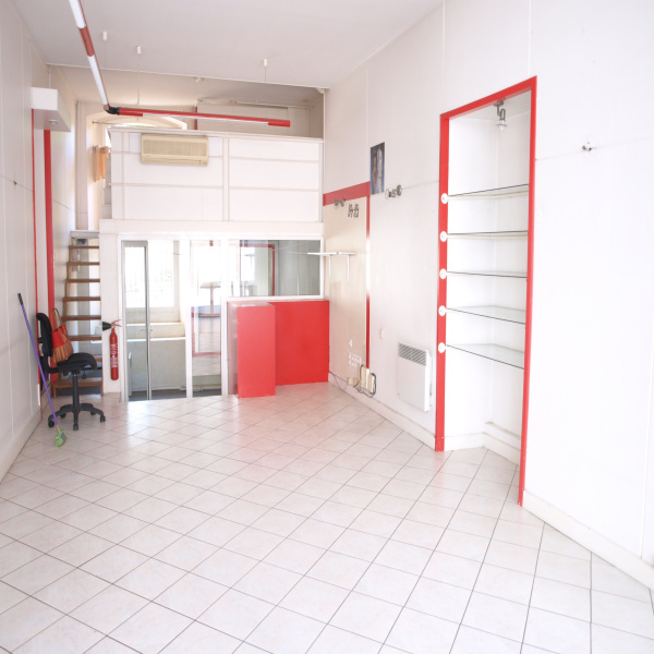 Location Immobilier Professionnel Local commercial Castelsarrasin 82100